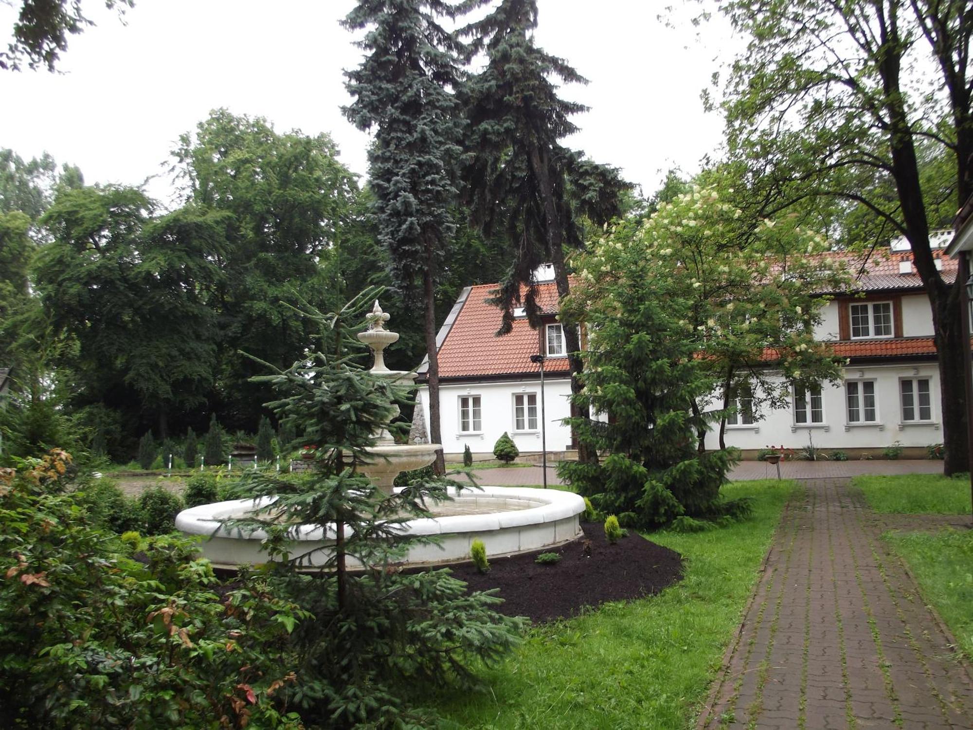 ורשה Dedek Park - Historyczny Dworek W Pieknym Parku Skaryszewskim Obok Stadionu Narodowego מראה חיצוני תמונה